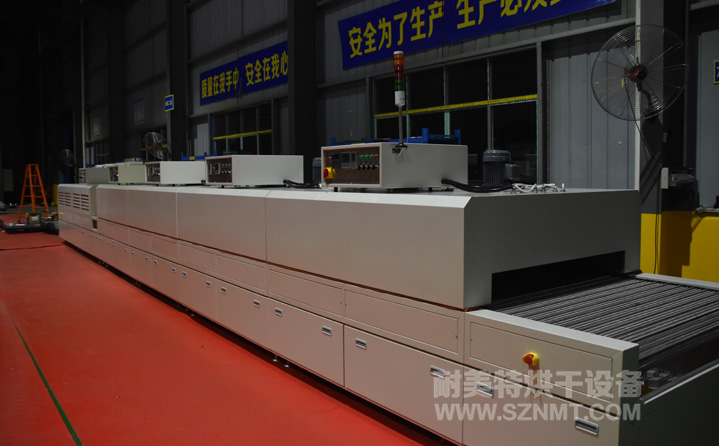 通讯行业TP触摸屏隧道式烘干炉